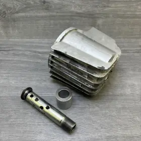 15411-460-780 Honda 1982 82 Cb650 650 Oil Filter Cover With Hardware
