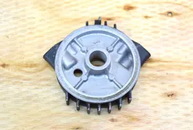 15431-me5-000 Honda 83 - 85 Cb650sc Nighthawk Engine Motor Oil Filter Distributing Case Plate 15431-me5-000 Honda 83 - 85 Cb650sc Nighthawk Engine Motor Oil Filter Distributing Case Plate