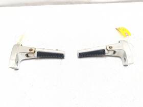 Suzuki 43611-10f10 05-09 Vl1500 Boulevard C90 Passenger Footpeg Rear Right Step Mount